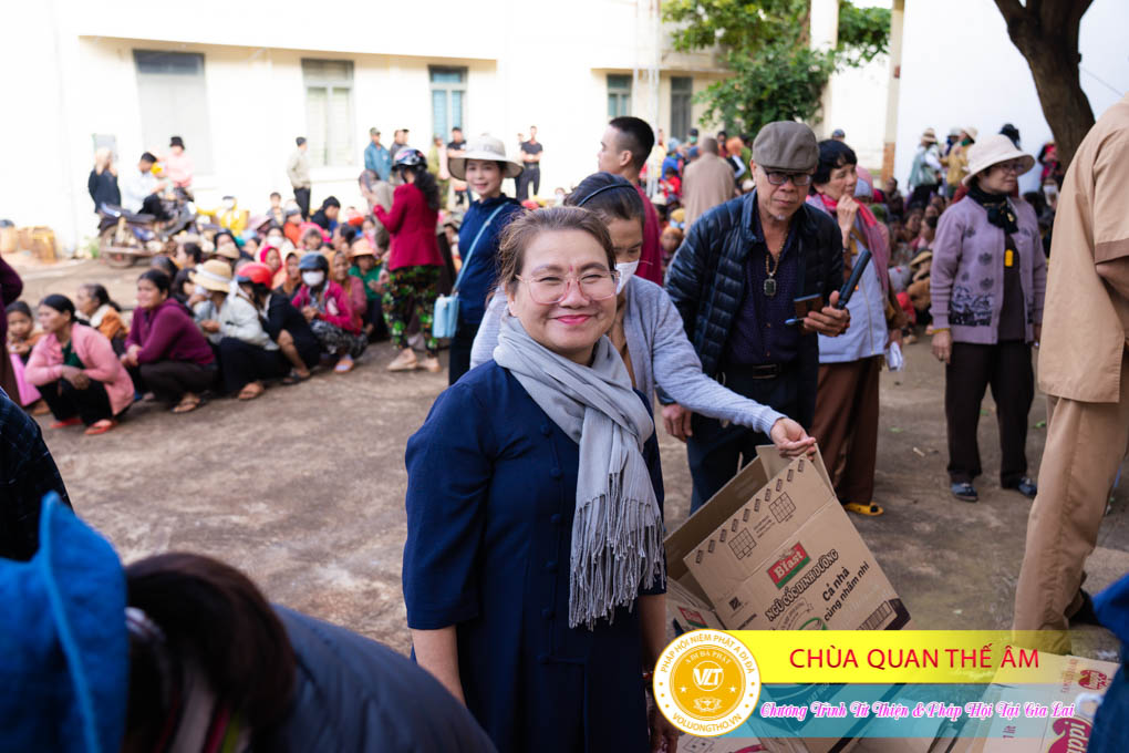 hinh-anh-tu-thien-va-phap-thoai-tai-gia-lai-ngay-26-11-2023-chua-quan-the-am-duc-trong-lam-dong-29.jpg