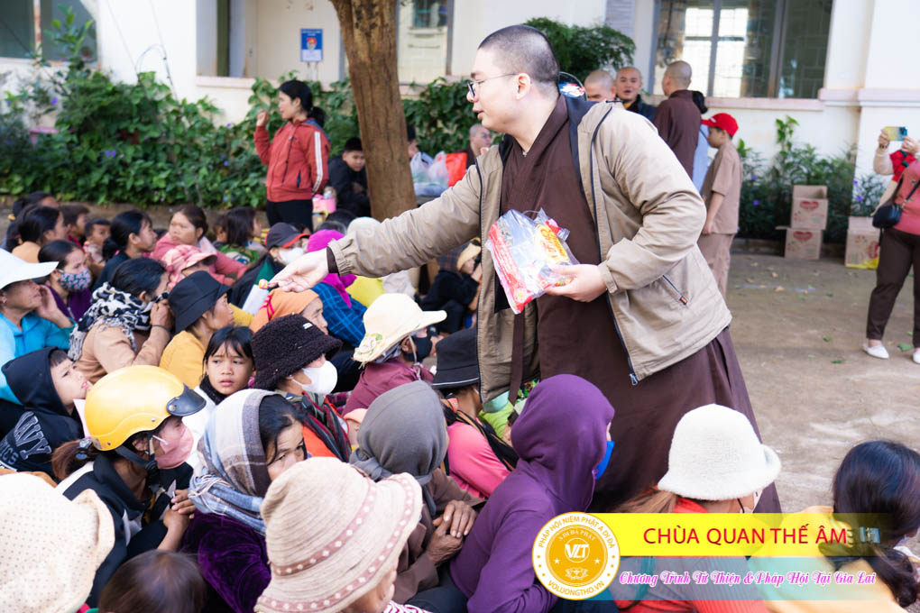 hinh-anh-tu-thien-va-phap-thoai-tai-gia-lai-ngay-26-11-2023-chua-quan-the-am-duc-trong-lam-dong-31.jpg