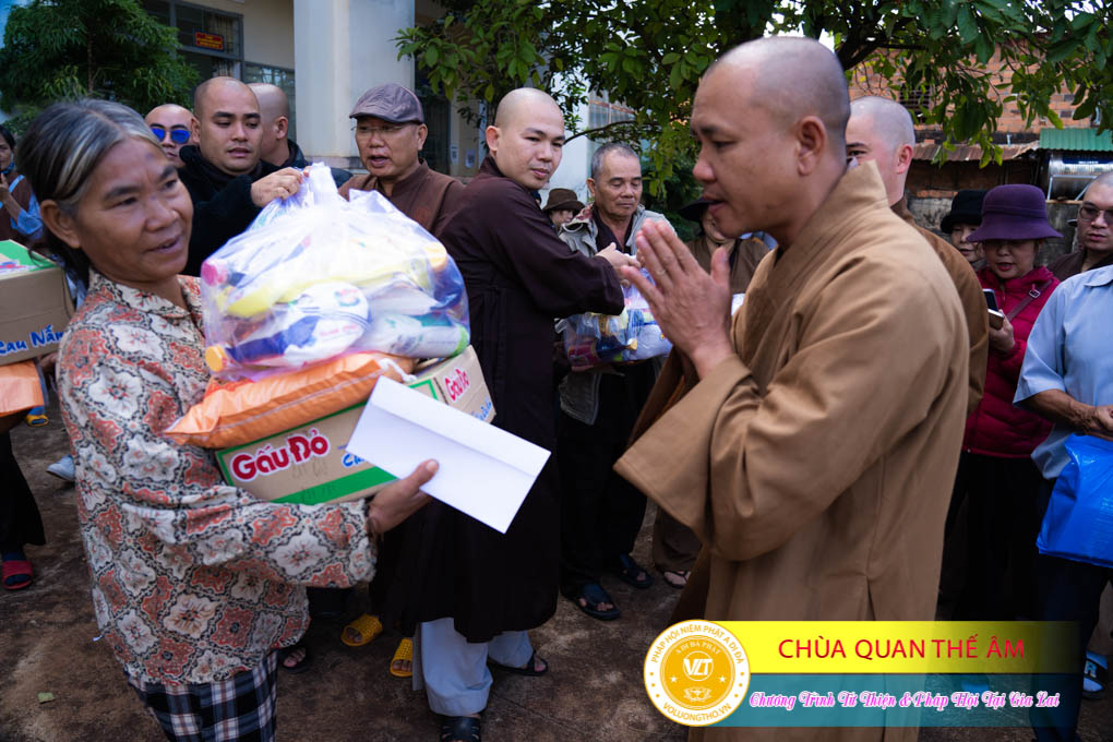 hinh-anh-tu-thien-va-phap-thoai-tai-gia-lai-ngay-26-11-2023-chua-quan-the-am-duc-trong-lam-dong-42.jpg