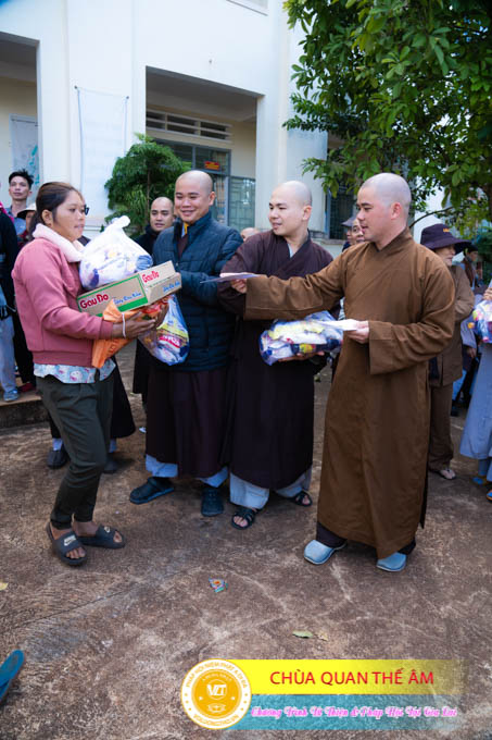 hinh-anh-tu-thien-va-phap-thoai-tai-gia-lai-ngay-26-11-2023-chua-quan-the-am-duc-trong-lam-dong-43.jpg
