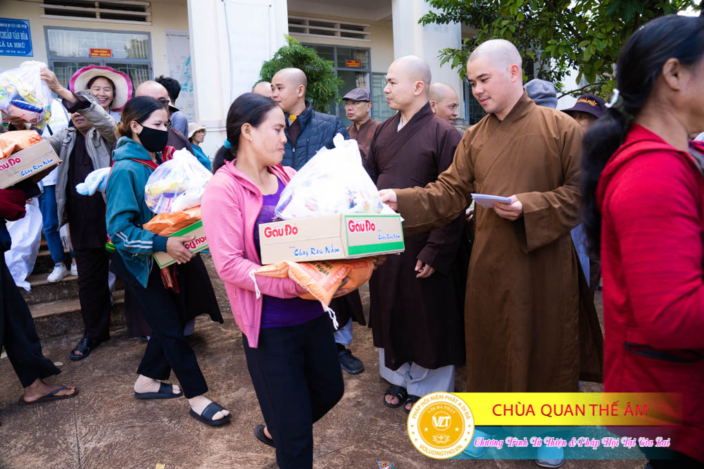 hinh-anh-tu-thien-va-phap-thoai-tai-gia-lai-ngay-26-11-2023-chua-quan-the-am-duc-trong-lam-dong-44.jpg
