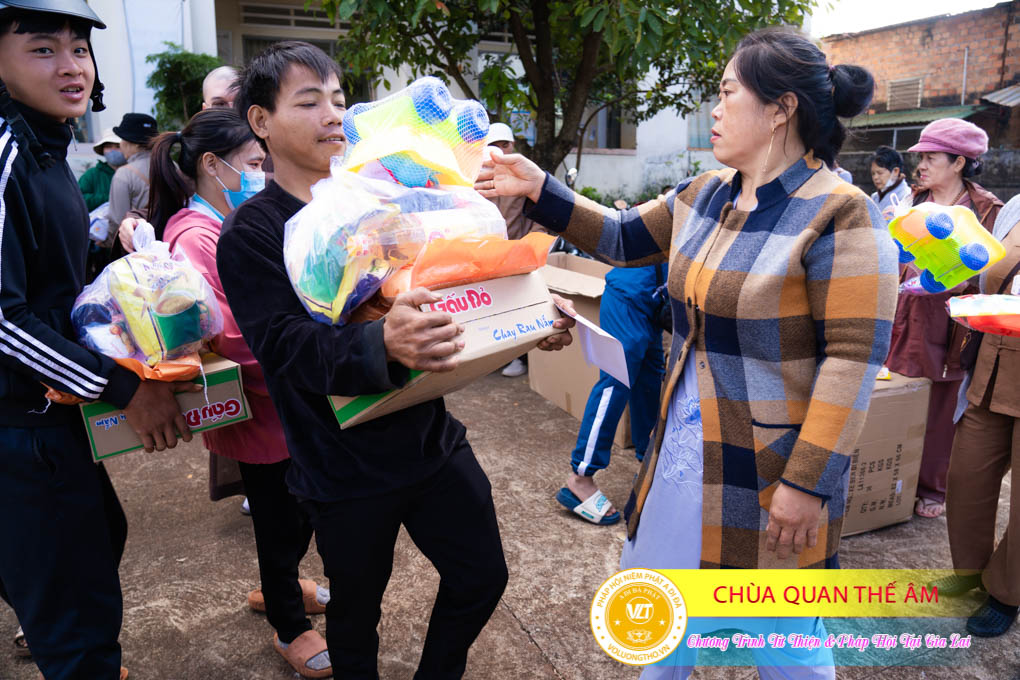 hinh-anh-tu-thien-va-phap-thoai-tai-gia-lai-ngay-26-11-2023-chua-quan-the-am-duc-trong-lam-dong-47.jpg