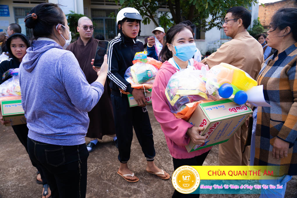 hinh-anh-tu-thien-va-phap-thoai-tai-gia-lai-ngay-26-11-2023-chua-quan-the-am-duc-trong-lam-dong-48.jpg