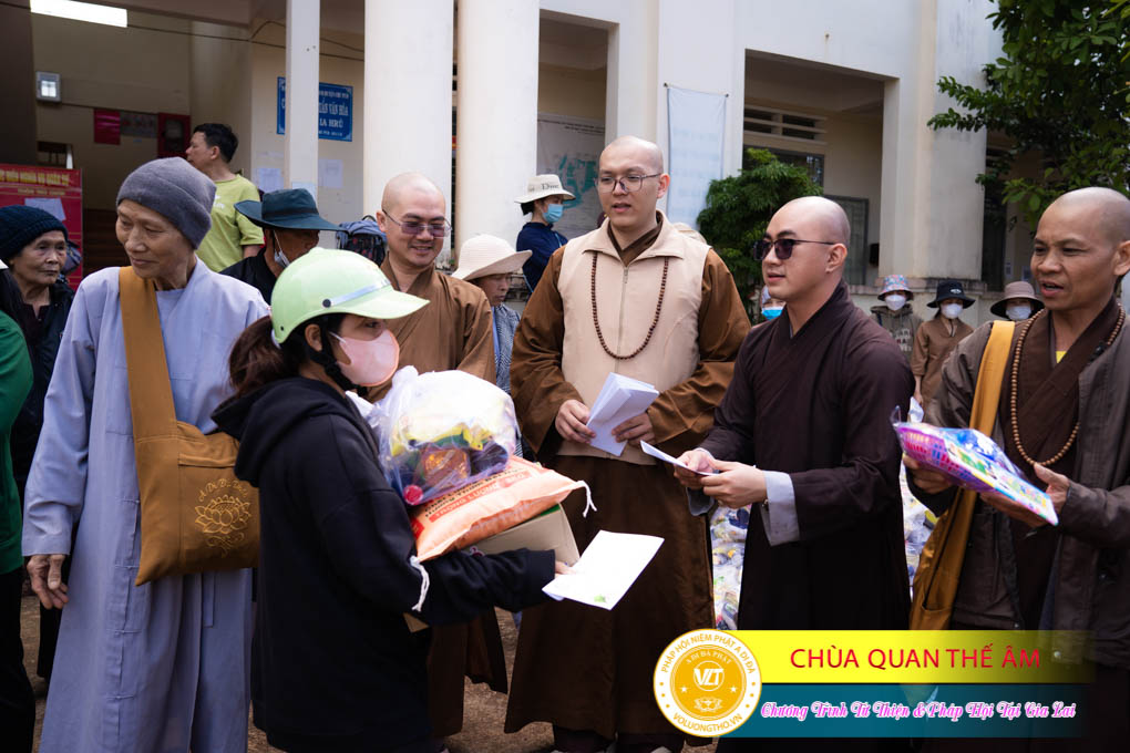hinh-anh-tu-thien-va-phap-thoai-tai-gia-lai-ngay-26-11-2023-chua-quan-the-am-duc-trong-lam-dong-57.jpg