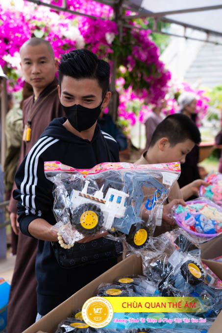 hinh-anh-tu-thien-va-phap-thoai-tai-gia-lai-ngay-26-11-2023-chua-quan-the-am-duc-trong-lam-dong-70.jpg