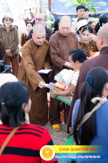 hinh-anh-tu-thien-va-phap-thoai-tai-gia-lai-ngay-26-11-2023-chua-quan-the-am-duc-trong-lam-dong-82.jpg