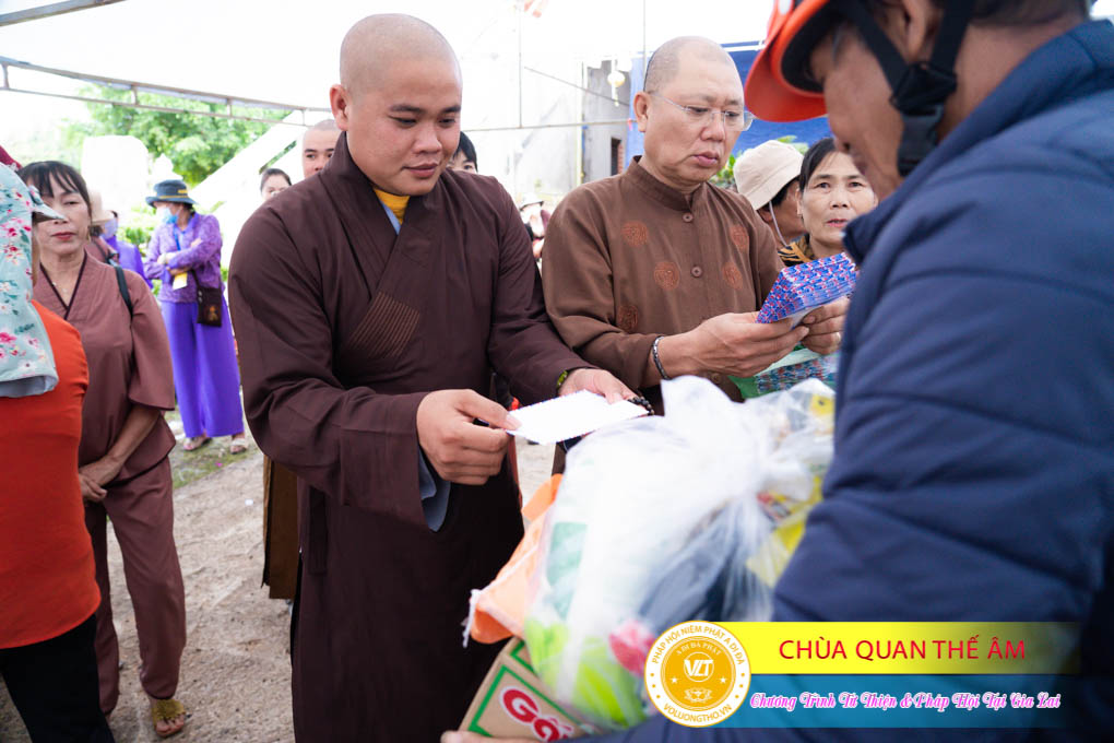hinh-anh-tu-thien-va-phap-thoai-tai-gia-lai-ngay-26-11-2023-chua-quan-the-am-duc-trong-lam-dong-85.jpg