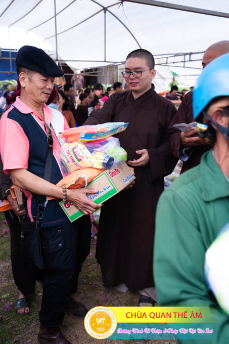 hinh-anh-tu-thien-va-phap-thoai-tai-gia-lai-ngay-26-11-2023-chua-quan-the-am-duc-trong-lam-dong-92.jpg