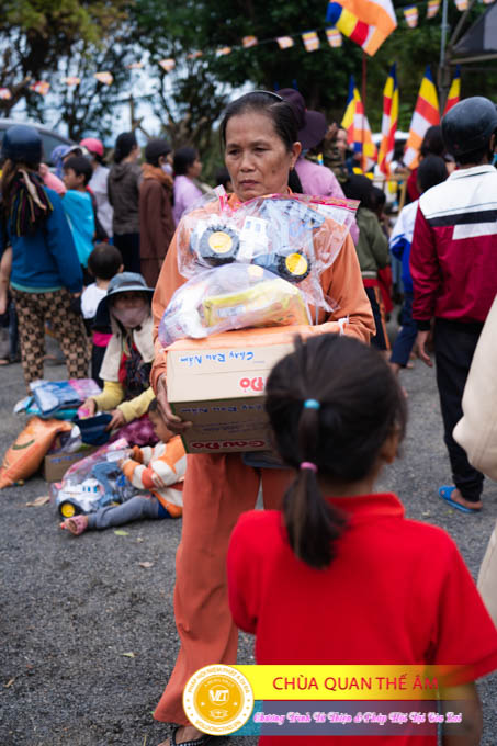 hinh-anh-tu-thien-va-phap-thoai-tai-gia-lai-ngay-26-11-2023-chua-quan-the-am-duc-trong-lam-dong-97.jpg