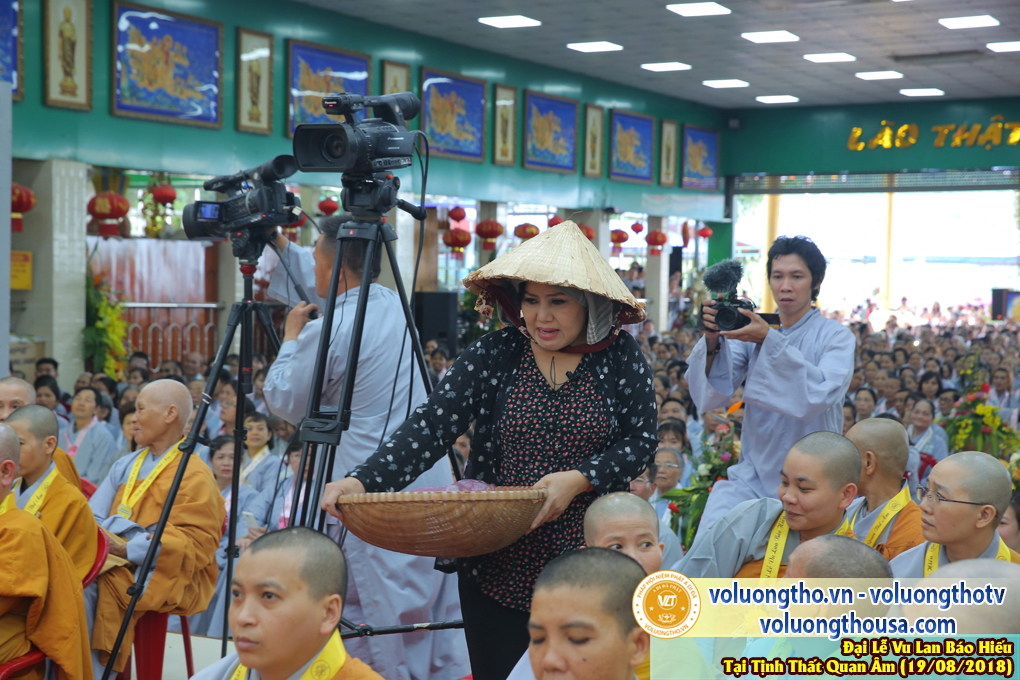 hinh-anh-vu-lan-ngay-19-8-2018-chua-quan-the-am-duc-trong-lam-dong-28.jpg