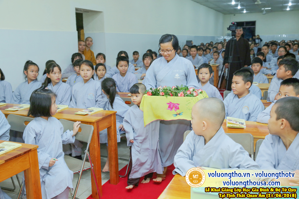 khai-giang-lop-hoc-giao-duc-gia-dinh-va-de-tu-quy-tai-chua-quan-the-am-ngay-21-6-2018-chua-quan-the-am-duc-trong-lam-dong-23.jpg
