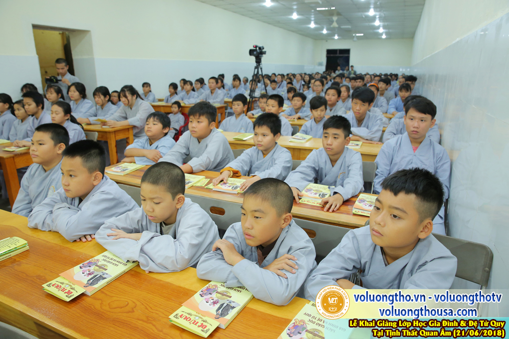 khai-giang-lop-hoc-giao-duc-gia-dinh-va-de-tu-quy-tai-chua-quan-the-am-ngay-21-6-2018-chua-quan-the-am-duc-trong-lam-dong-4.jpg