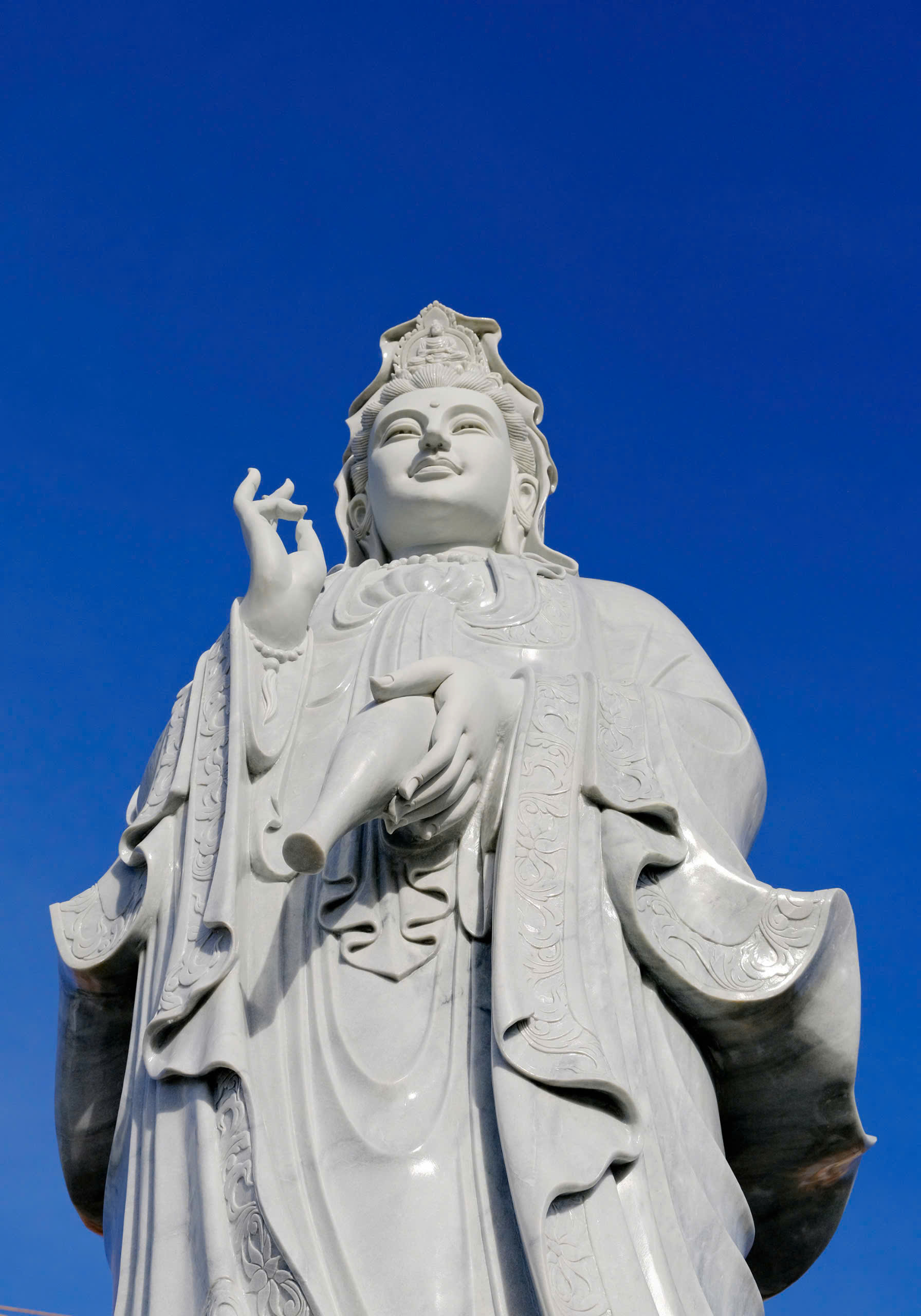 khuon-vien-tam-thanh-bang-da-va-44-tuong-quan-am-bo-tat-chua-quan-the-am-duc-trong-lam-dong-5.jpg