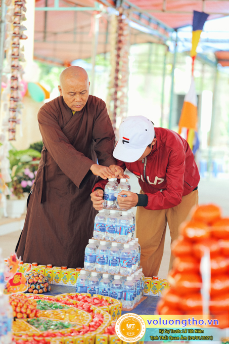 ky-su-truoc-le-tat-nien-ngay-30-01-2021-chua-quan-the-am-duc-trong-lam-dong-10.jpg