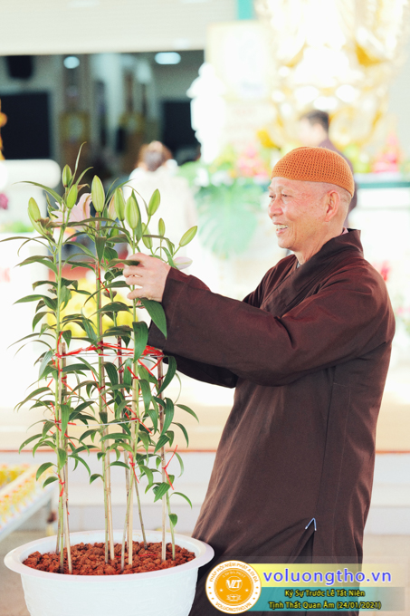 ky-su-truoc-le-tat-nien-ngay-30-01-2021-chua-quan-the-am-duc-trong-lam-dong-17.jpg