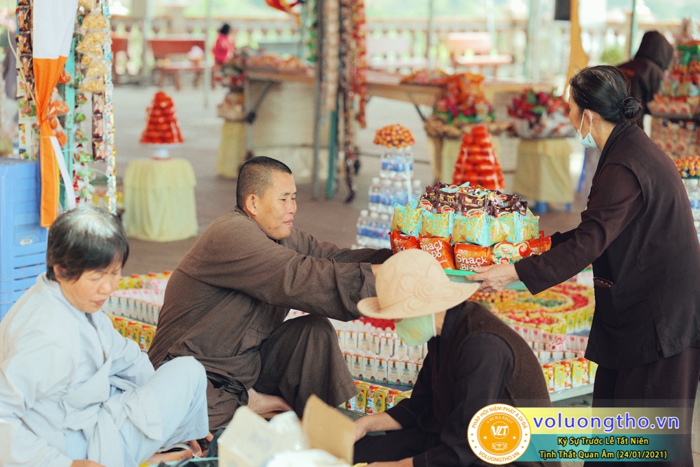 ky-su-truoc-le-tat-nien-ngay-30-01-2021-chua-quan-the-am-duc-trong-lam-dong-19.jpg