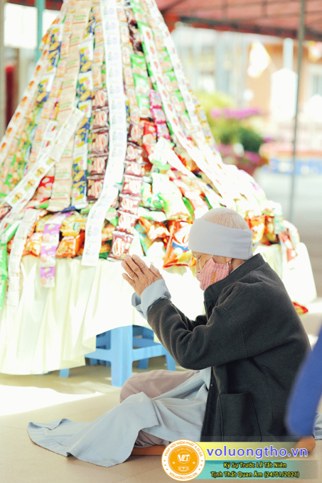 ky-su-truoc-le-tat-nien-ngay-30-01-2021-chua-quan-the-am-duc-trong-lam-dong-21.jpg
