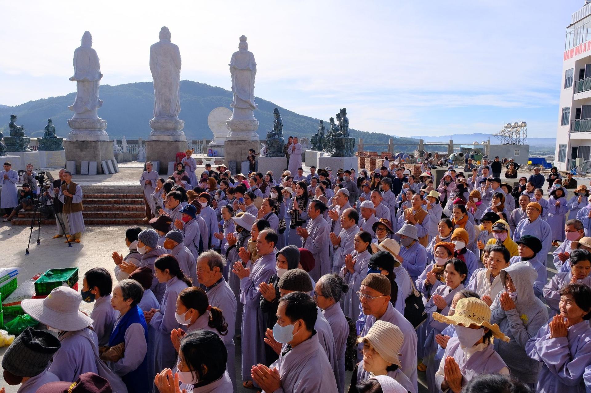 le-phong-sanh-le-tat-nien-ki-niem-25-nam-thanh-lap-chua-quan-the-am-nam-2024-20-12-giap-thin-al-chua-quan-the-am-duc-trong-lam-dong-1.jpg