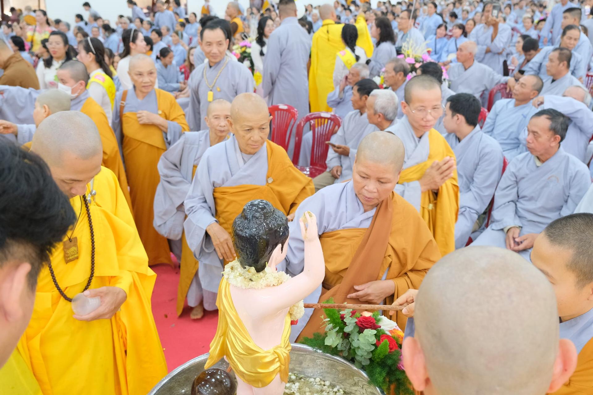 le-tam-phat-phat-dan-2024-chua-quan-the-am-chua-quan-the-am-duc-trong-lam-dong-23.jpg