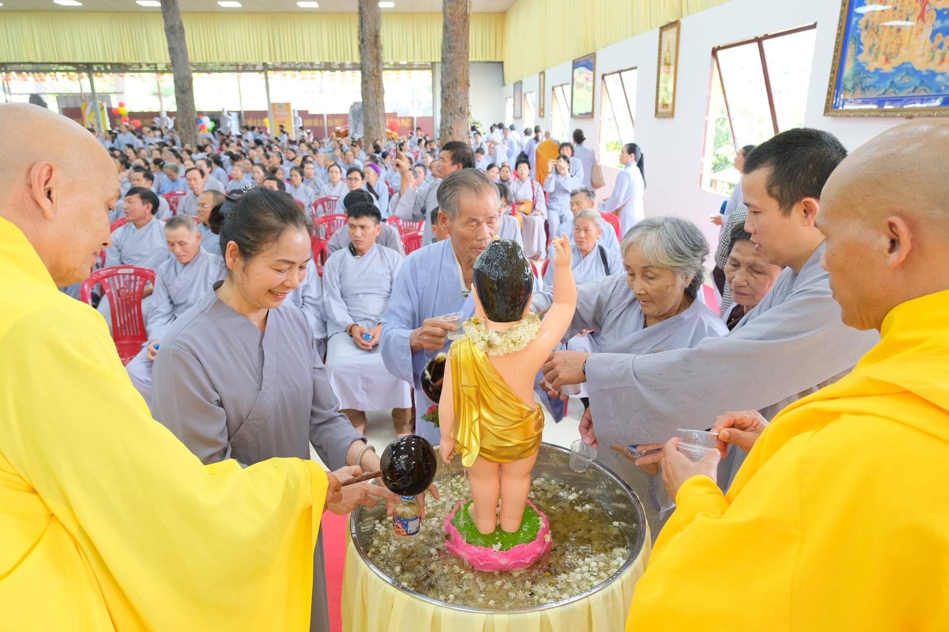 le-tam-phat-phat-dan-2024-chua-quan-the-am-chua-quan-the-am-duc-trong-lam-dong-27.jpg