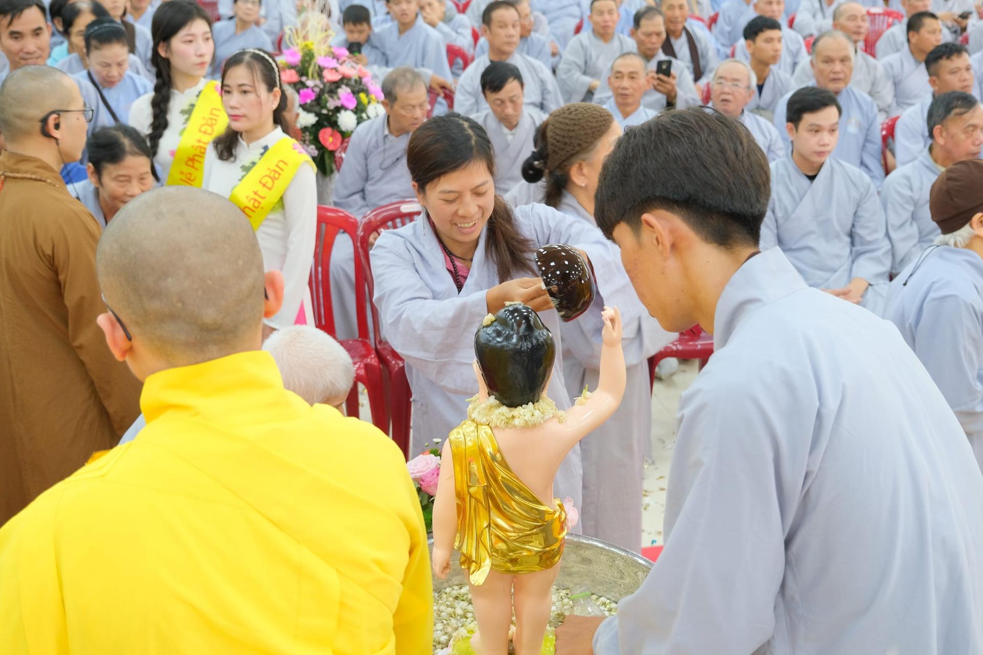 le-tam-phat-phat-dan-2024-chua-quan-the-am-chua-quan-the-am-duc-trong-lam-dong-30.jpg