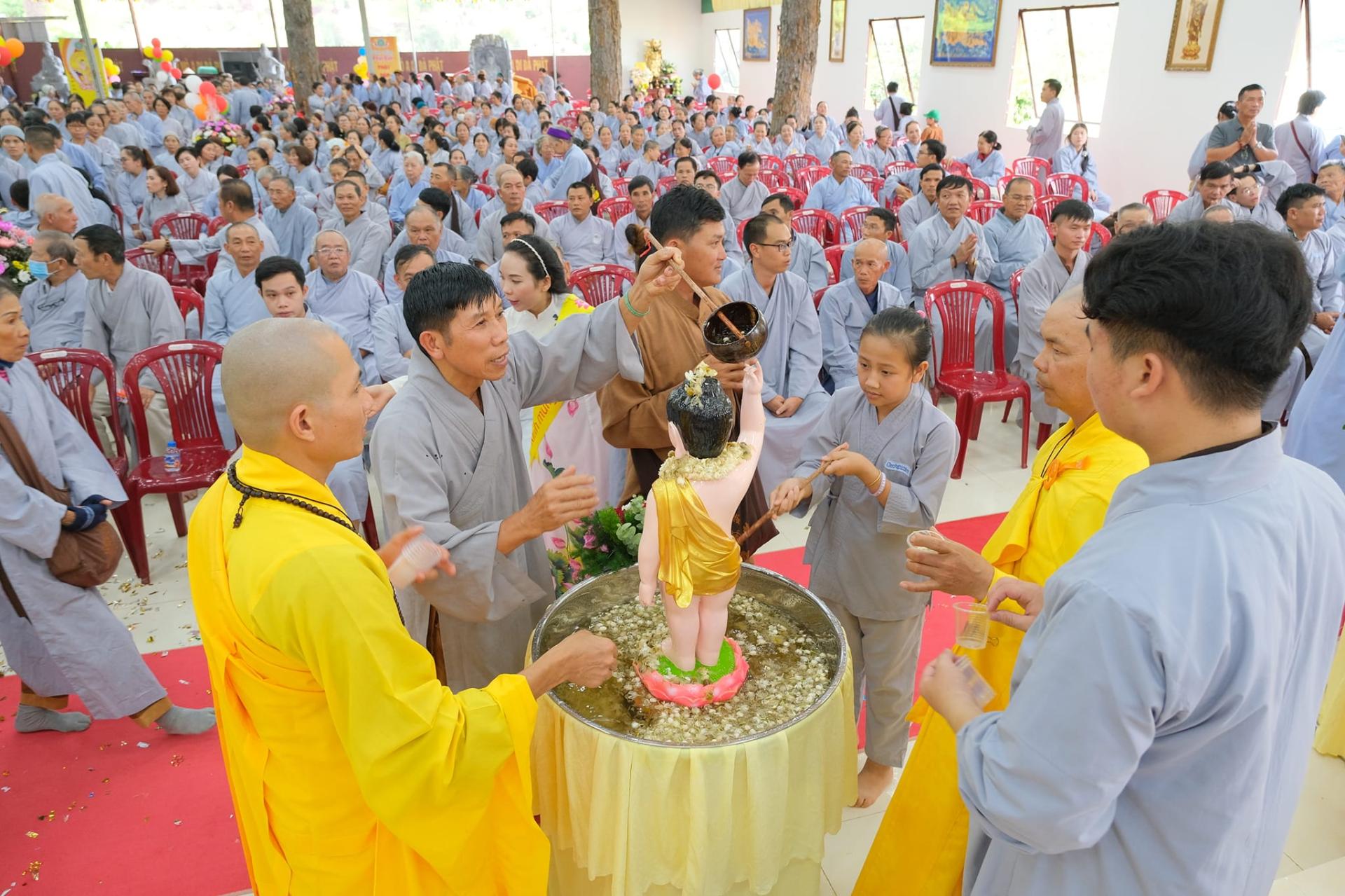 le-tam-phat-phat-dan-2024-chua-quan-the-am-chua-quan-the-am-duc-trong-lam-dong-35.jpg