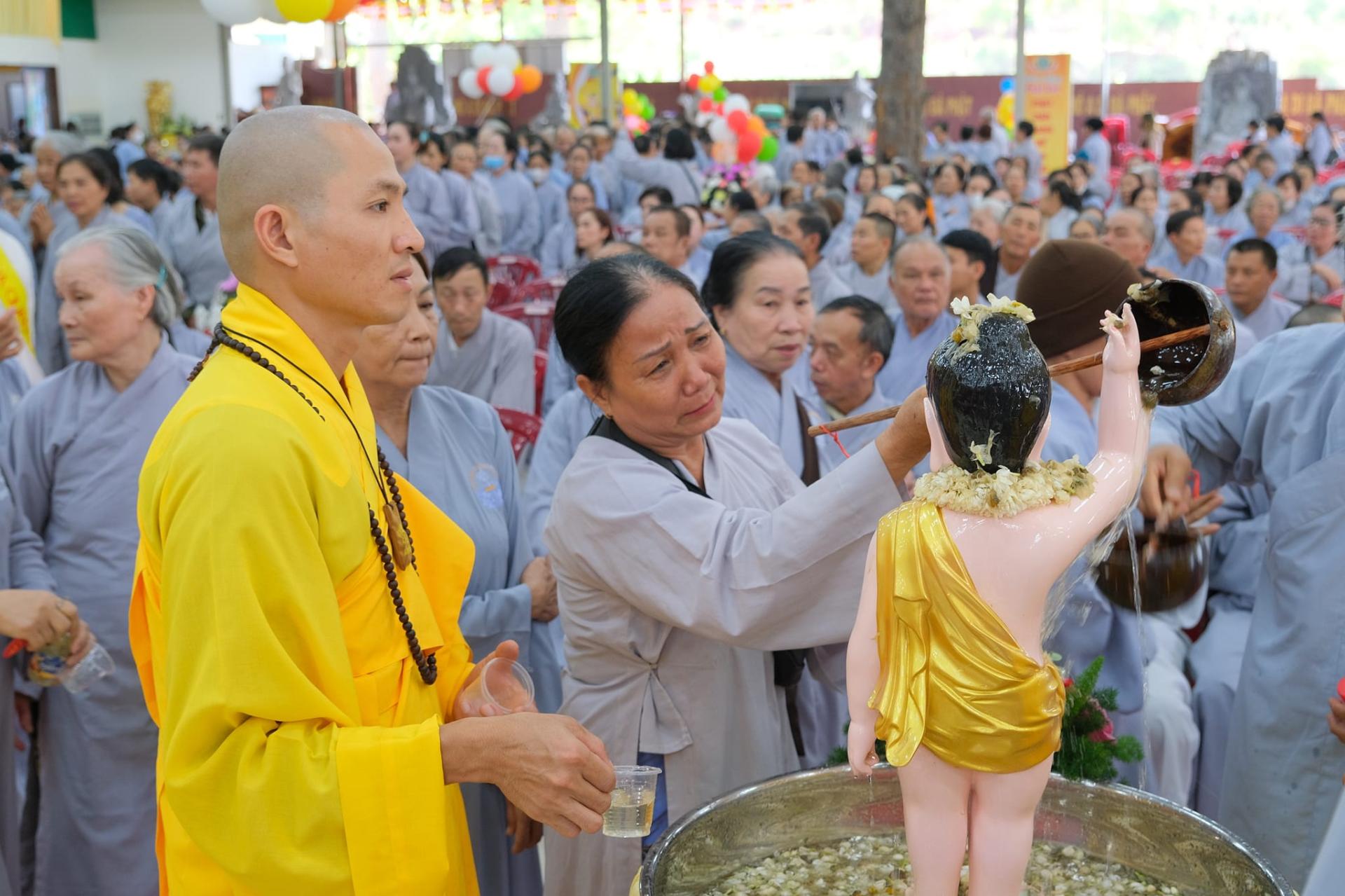 le-tam-phat-phat-dan-2024-chua-quan-the-am-chua-quan-the-am-duc-trong-lam-dong-41.jpg