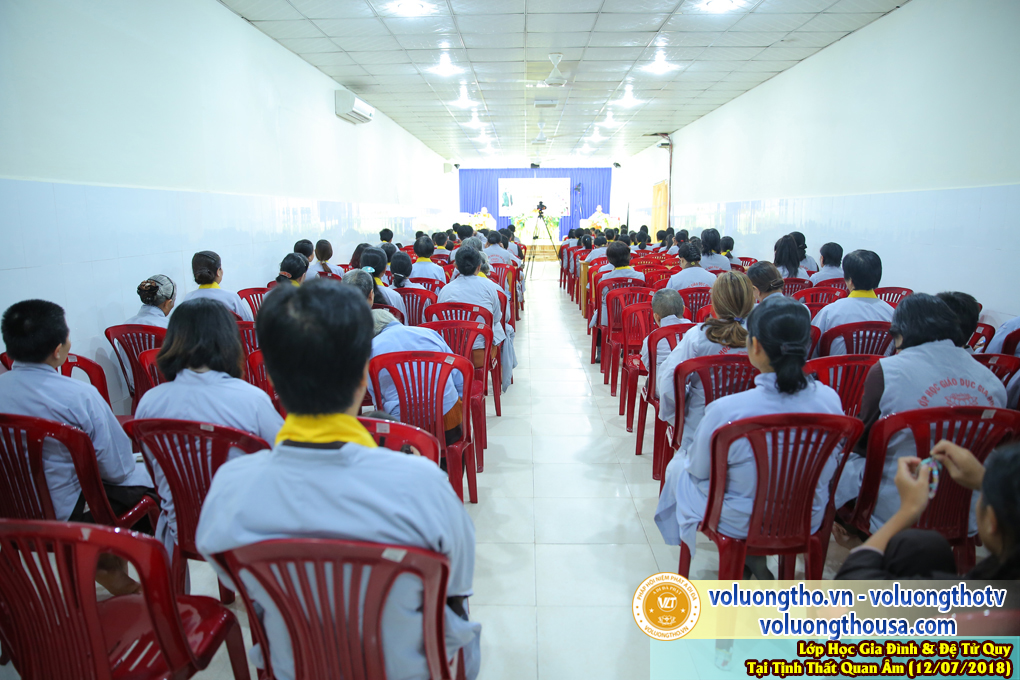 lop-hoc-giao-duc-gia-dinh-va-de-tu-quy-ngay-12-7-2018-chua-quan-the-am-duc-trong-lam-dong-1.jpg