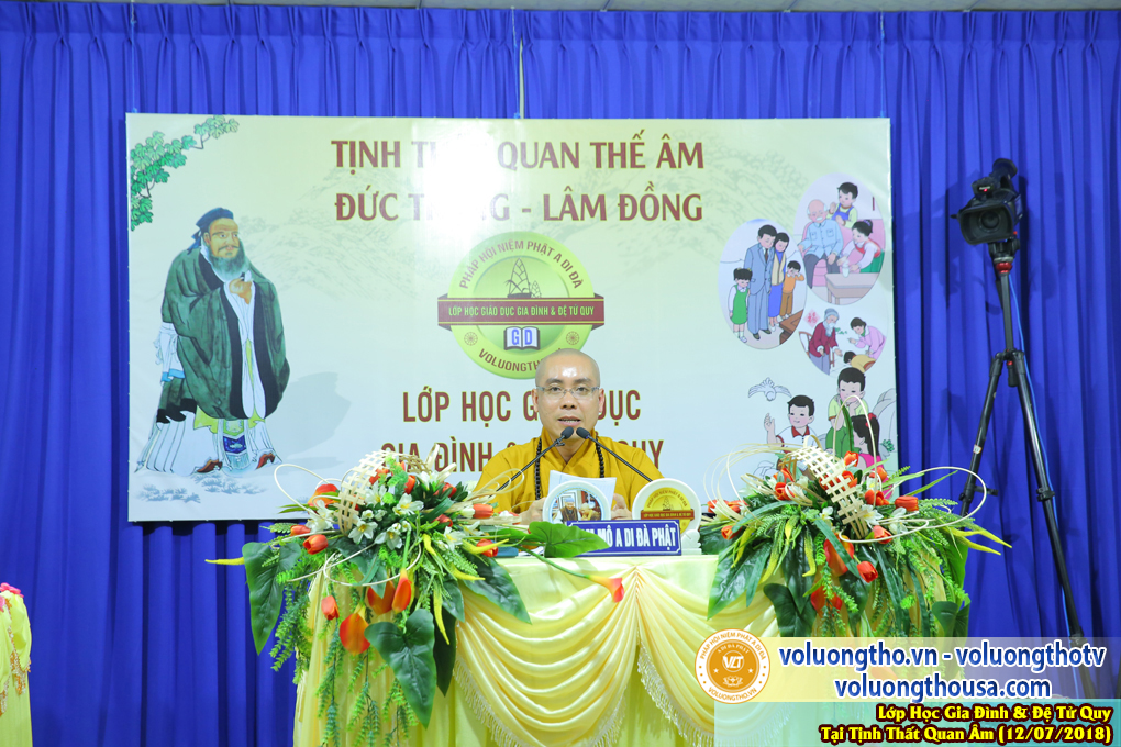 lop-hoc-giao-duc-gia-dinh-va-de-tu-quy-ngay-12-7-2018-chua-quan-the-am-duc-trong-lam-dong-12.jpg