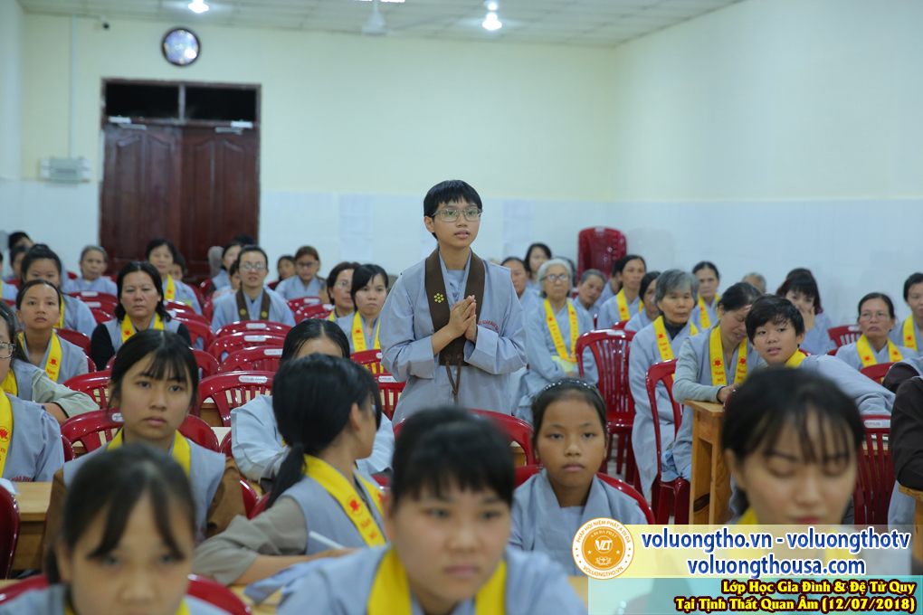 lop-hoc-giao-duc-gia-dinh-va-de-tu-quy-ngay-12-7-2018-chua-quan-the-am-duc-trong-lam-dong-14.jpg