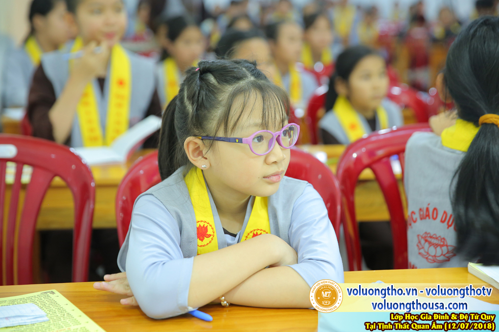 lop-hoc-giao-duc-gia-dinh-va-de-tu-quy-ngay-12-7-2018-chua-quan-the-am-duc-trong-lam-dong-15.jpg