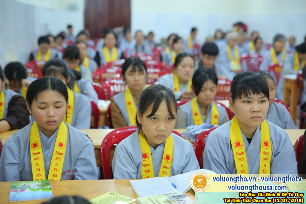 lop-hoc-giao-duc-gia-dinh-va-de-tu-quy-ngay-12-7-2018-chua-quan-the-am-duc-trong-lam-dong-19.jpg