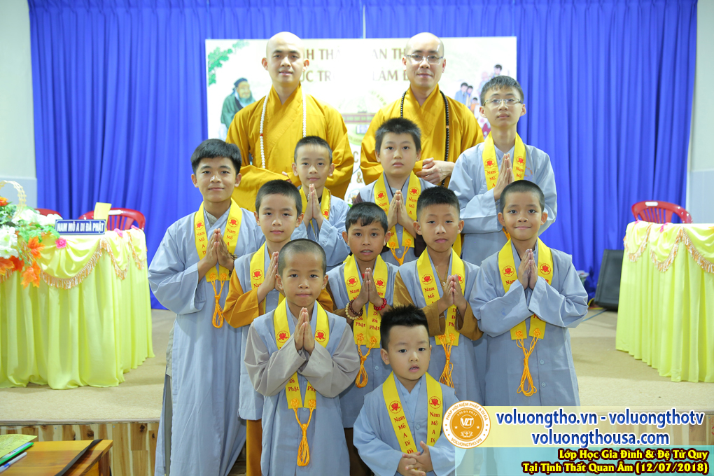 lop-hoc-giao-duc-gia-dinh-va-de-tu-quy-ngay-12-7-2018-chua-quan-the-am-duc-trong-lam-dong-32.jpg