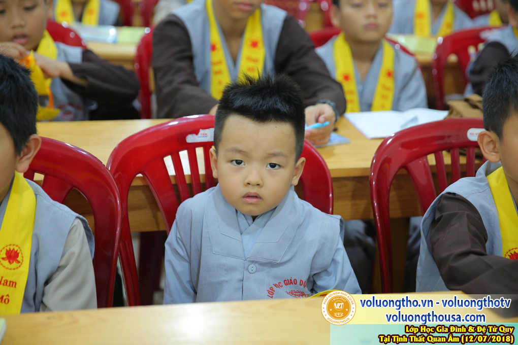 lop-hoc-giao-duc-gia-dinh-va-de-tu-quy-ngay-12-7-2018-chua-quan-the-am-duc-trong-lam-dong-34.jpg