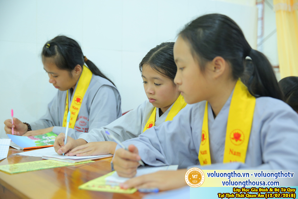 lop-hoc-giao-duc-gia-dinh-va-de-tu-quy-ngay-12-7-2018-chua-quan-the-am-duc-trong-lam-dong-41.jpg