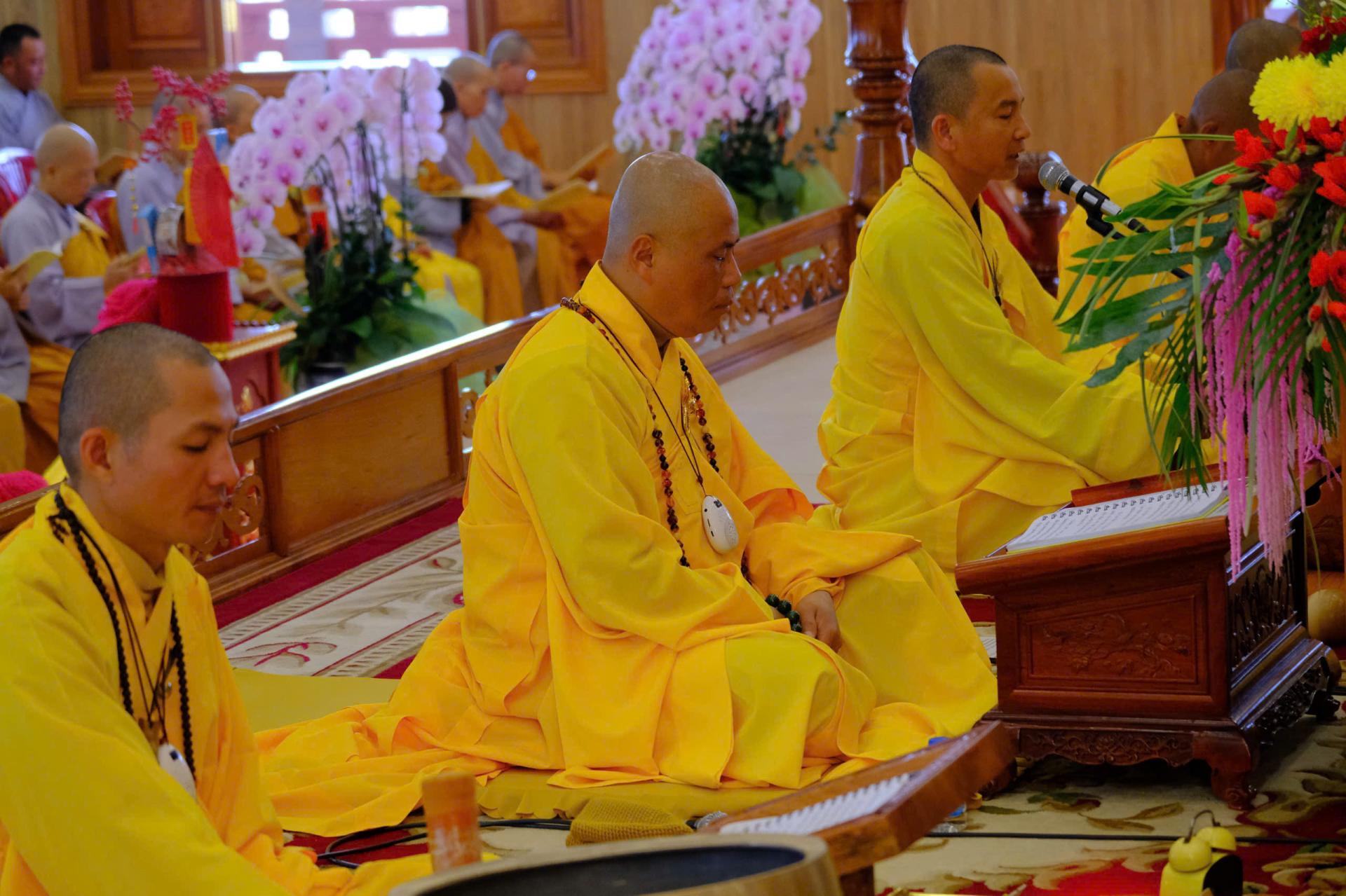 mung-5-tet-nam-at-ty-2025-chua-quan-the-am-chua-quan-the-am-duc-trong-lam-dong-1.jpg