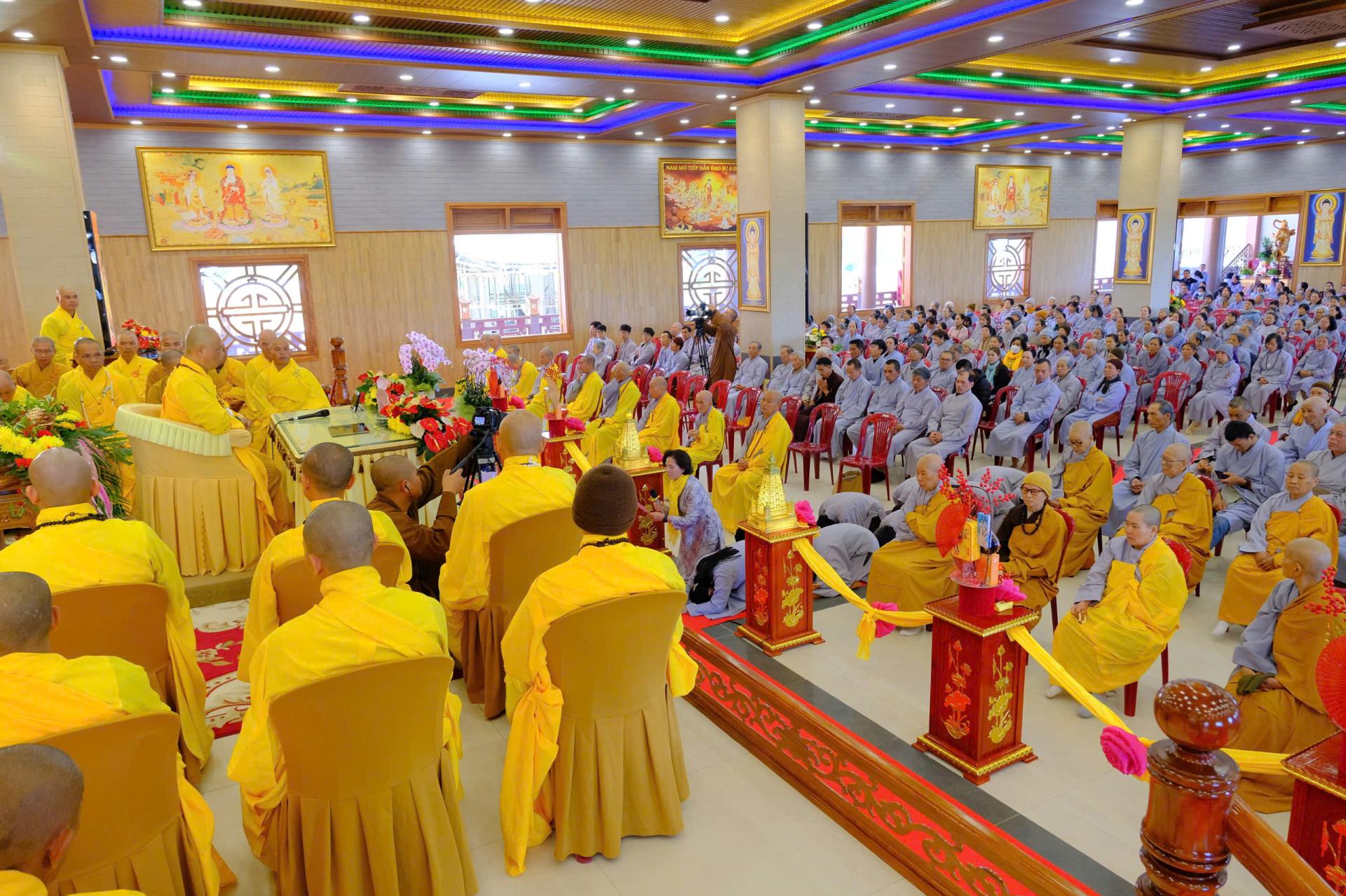 mung-5-tet-nam-at-ty-2025-chua-quan-the-am-chua-quan-the-am-duc-trong-lam-dong-22.jpg