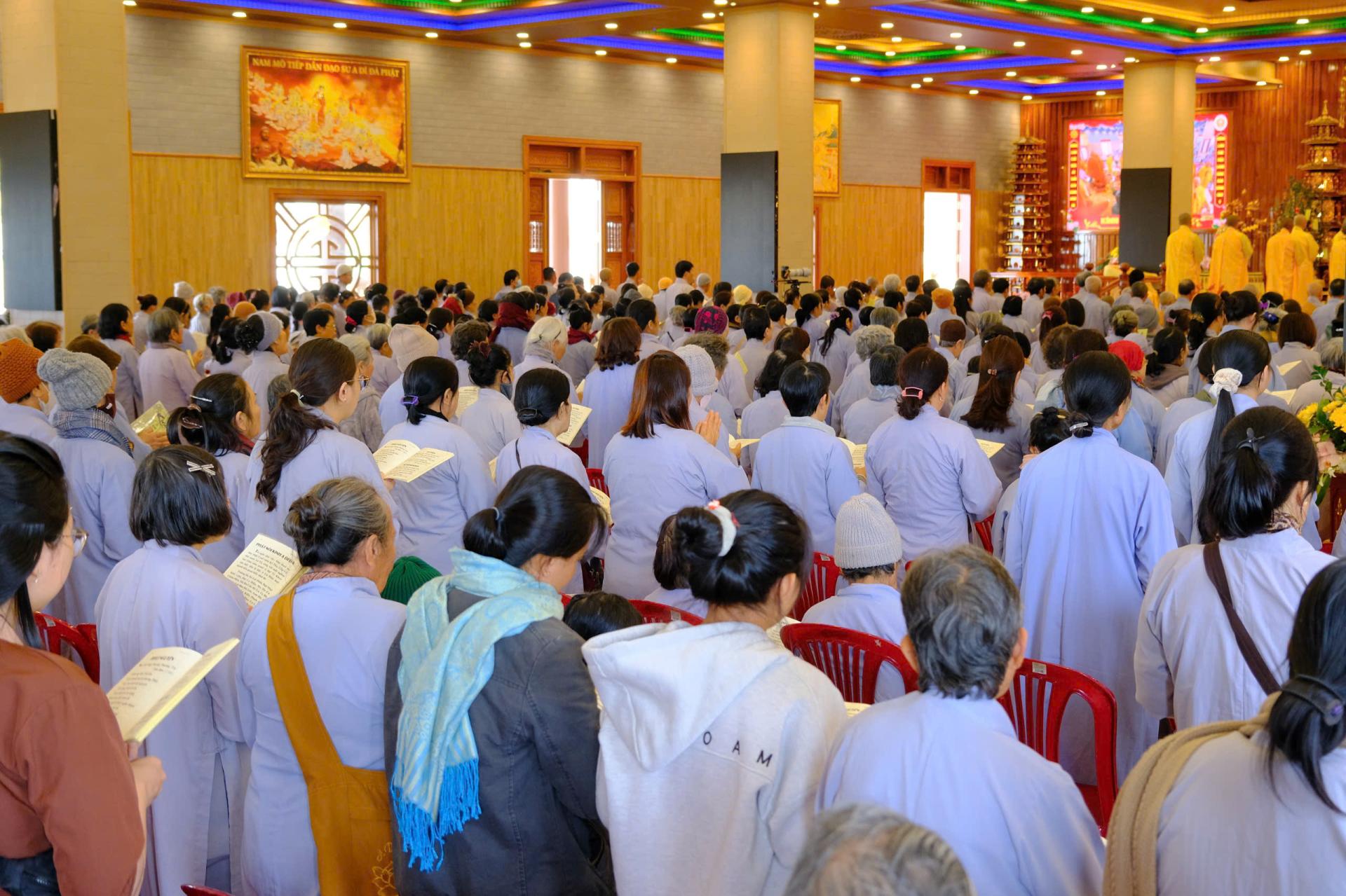 mung-5-tet-nam-at-ty-2025-chua-quan-the-am-chua-quan-the-am-duc-trong-lam-dong-3.jpg
