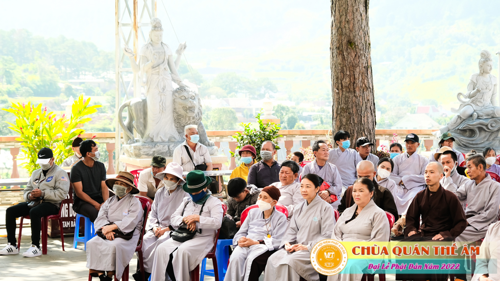 nhung-hinh-anh-phat-dan-2022-chua-quan-the-am-duc-trong-lam-dong-12.jpg
