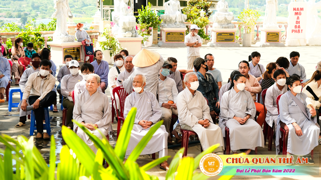 nhung-hinh-anh-phat-dan-2022-chua-quan-the-am-duc-trong-lam-dong-14.jpg