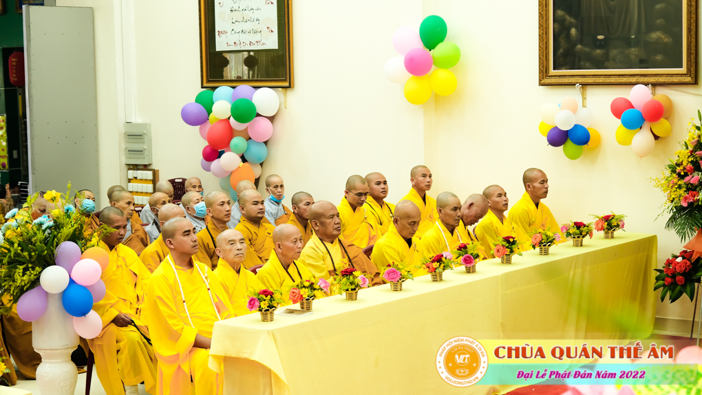 nhung-hinh-anh-phat-dan-2022-chua-quan-the-am-duc-trong-lam-dong-17.jpg