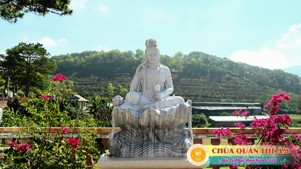 nhung-hinh-anh-phat-dan-2022-chua-quan-the-am-duc-trong-lam-dong-2.jpg