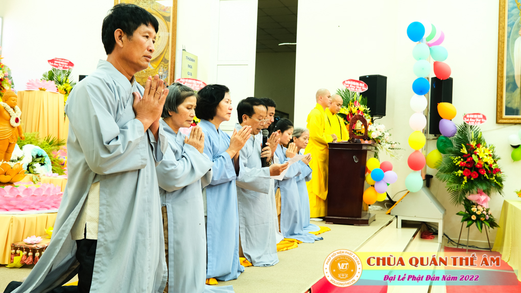 nhung-hinh-anh-phat-dan-2022-chua-quan-the-am-duc-trong-lam-dong-30.jpg