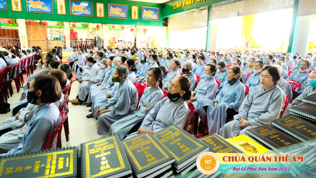 nhung-hinh-anh-phat-dan-2022-chua-quan-the-am-duc-trong-lam-dong-4.jpg