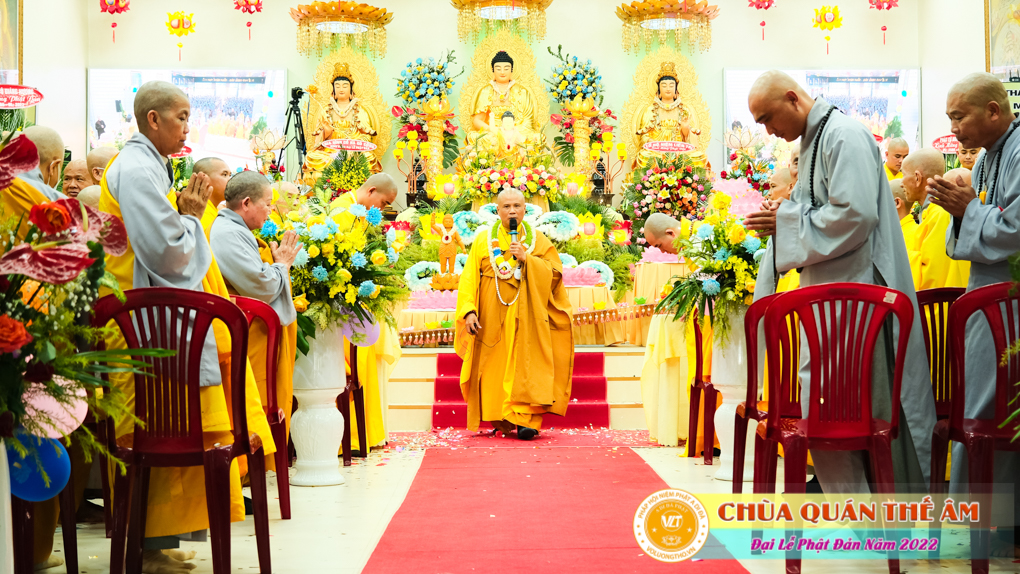 nhung-hinh-anh-phat-dan-2022-chua-quan-the-am-duc-trong-lam-dong-40.jpg