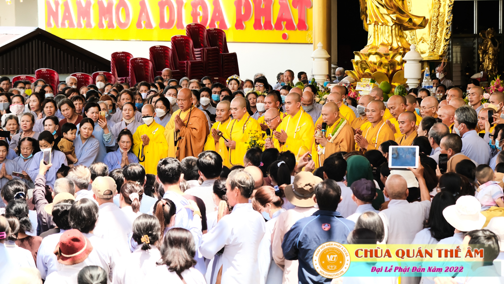 nhung-hinh-anh-phat-dan-2022-chua-quan-the-am-duc-trong-lam-dong-41.jpg