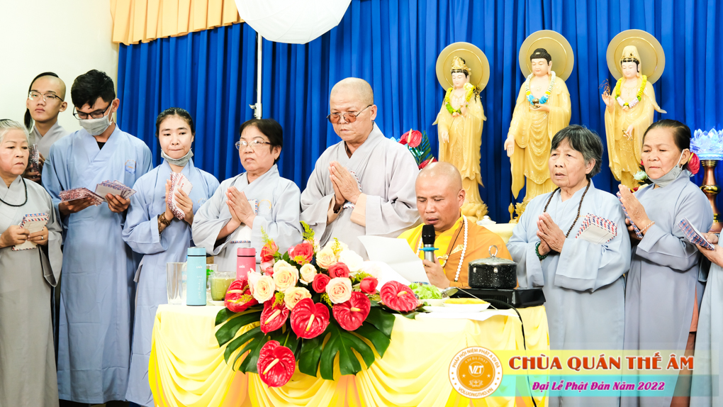 nhung-hinh-anh-phat-dan-2022-chua-quan-the-am-duc-trong-lam-dong-43.jpg