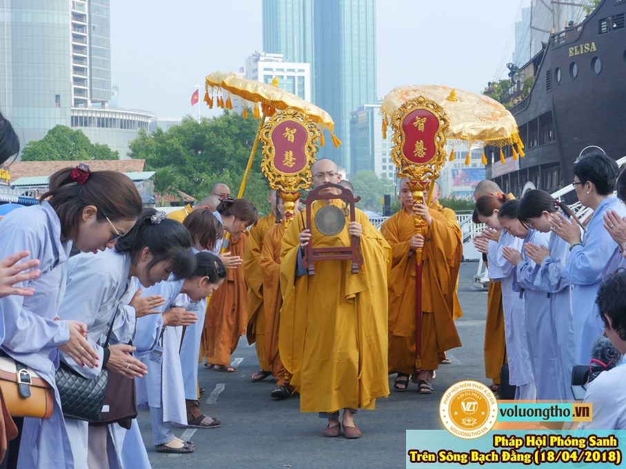 phap-hoi-phong-sanh-tren-song-bach-dang-ngay-18-04-2018-chua-quan-the-am-duc-trong-lam-dong-10.jpg