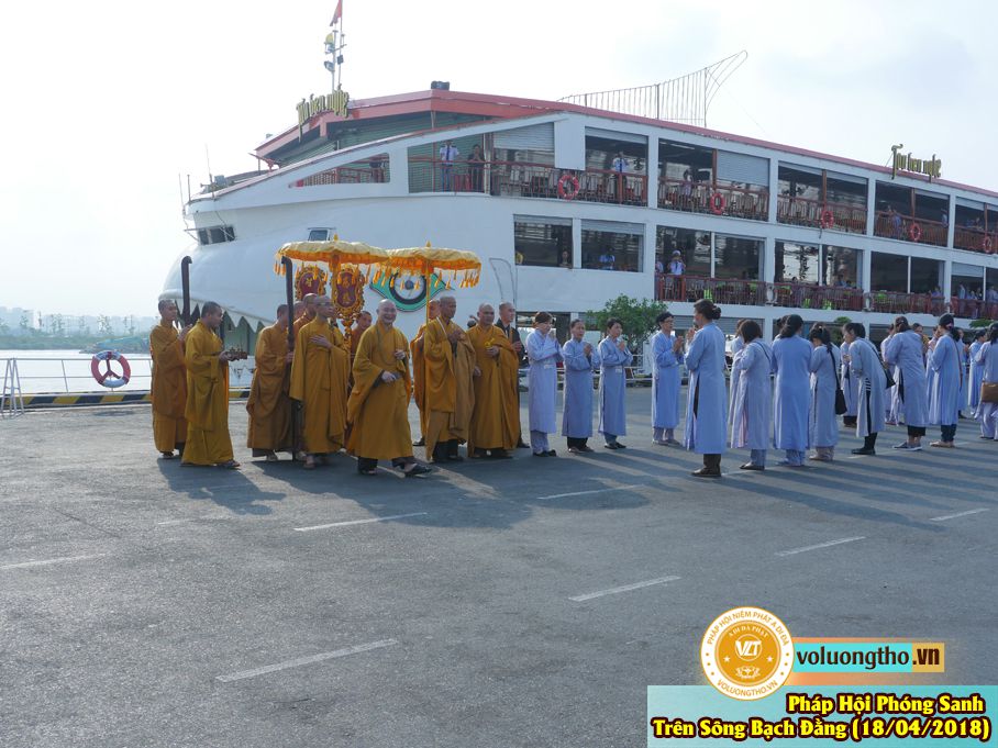 phap-hoi-phong-sanh-tren-song-bach-dang-ngay-18-04-2018-chua-quan-the-am-duc-trong-lam-dong-5.jpg