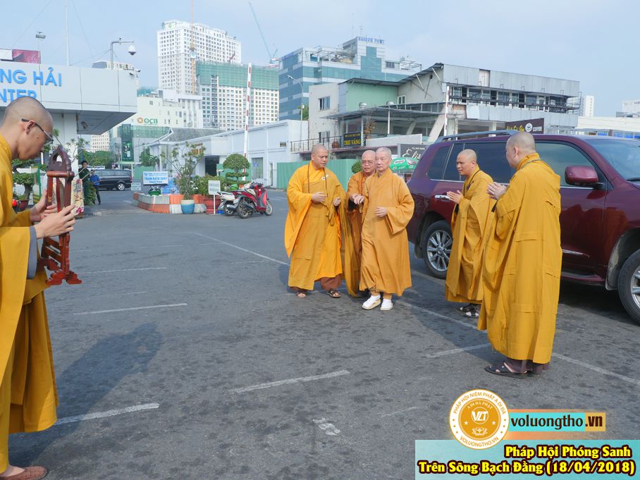 phap-hoi-phong-sanh-tren-song-bach-dang-ngay-18-04-2018-chua-quan-the-am-duc-trong-lam-dong-8.jpg
